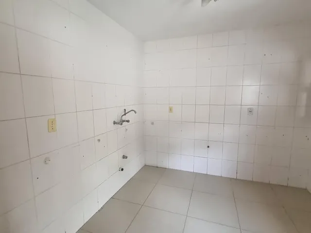 Imagem 14: Sobrado 3 Dormitórios, Suíte + Hidro, Sala com Lareira, Quiosque com Piscina!