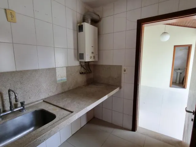 Imagem 16: Sobrado 3 Dormitórios, Suíte + Hidro, Sala com Lareira, Quiosque com Piscina!