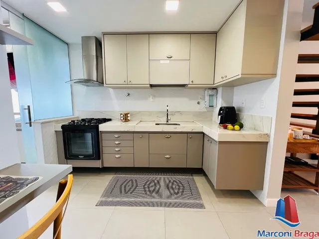 Imagem 3: Cobertura Duplex com vista para o mar. Composta por 4 quartos sendo 2 suítes.Área com