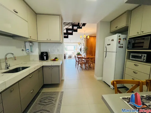 Imagem 15: Cobertura Duplex com vista para o mar. Composta por 4 quartos sendo 2 suítes.Área com