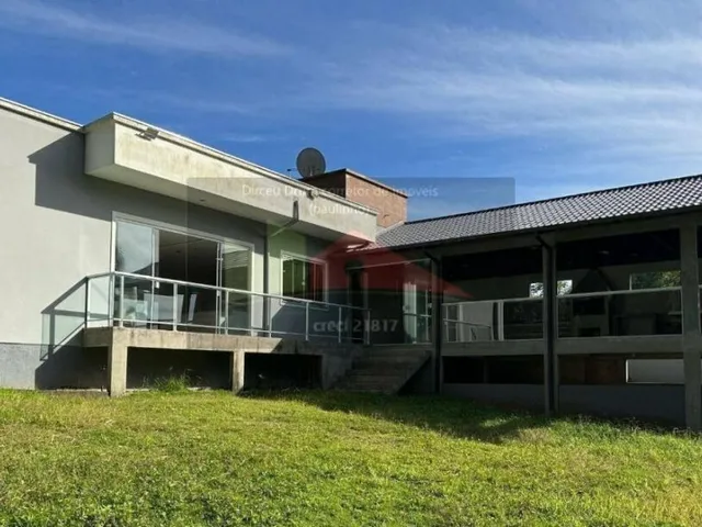 Imagem: Casa alto padrão no bairro Ratones, Florianópolis/SC