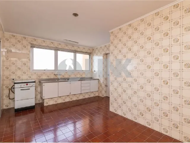 Imagem 8: Apartamento 3 Dormitórios com 2 Vagas de Garagem À Venda no Bairro Petrópolis em Porto