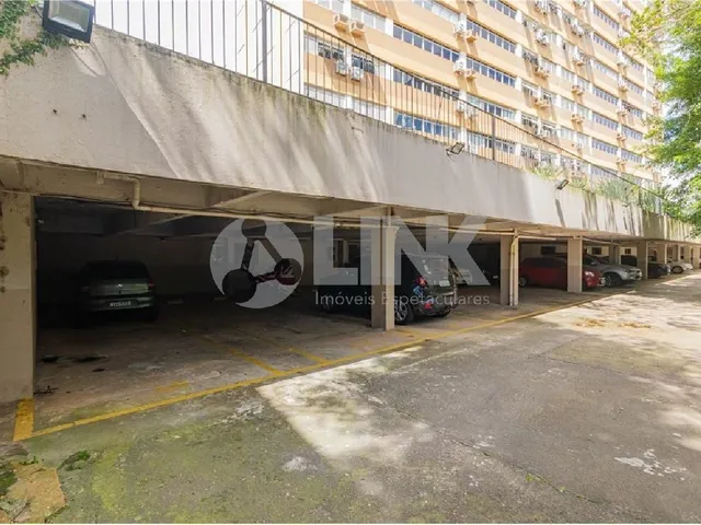 Imagem 11: Apartamento 3 Dormitórios com 2 Vagas de Garagem À Venda no Bairro Petrópolis em Porto