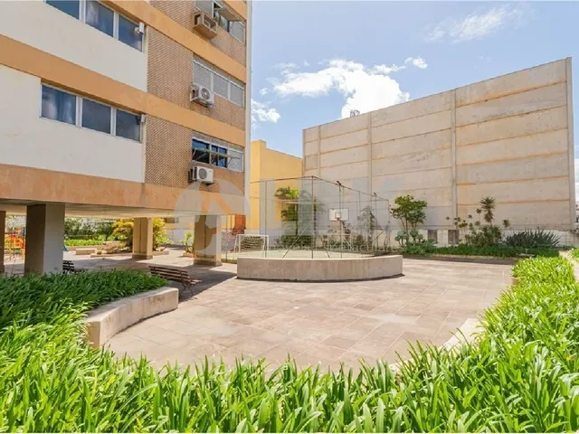 Imagem 4: Apartamento 3 Dormitórios com 2 Vagas de Garagem À Venda no Bairro Petrópolis em Porto