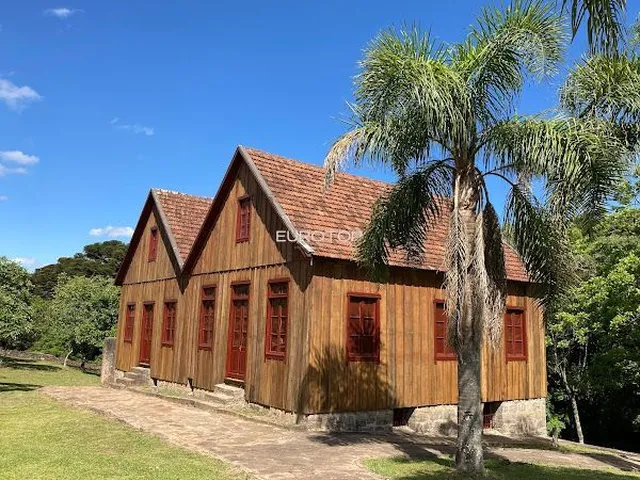 Imagem: Excelente Área com Casa Antiga!
