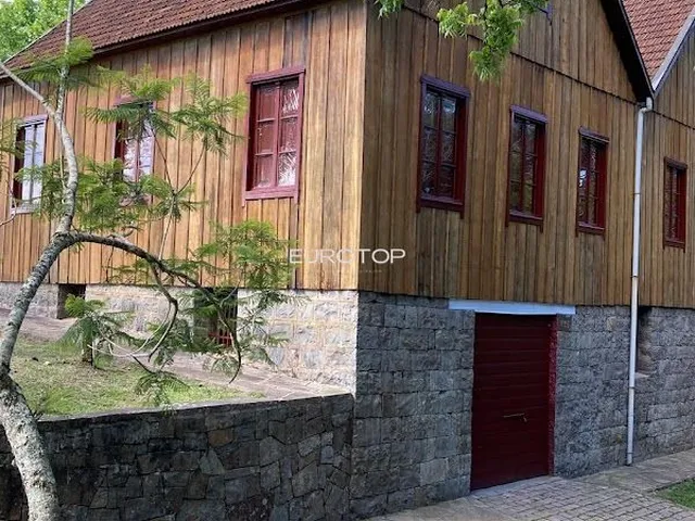 Imagem 6: Excelente Área com Casa Antiga!