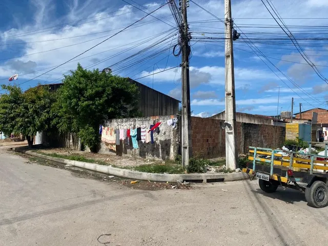 Imagem: Terreno de Esquina Localizado na Cidade
