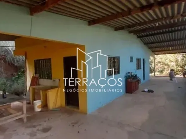 Imagem: A fazenda possui 2 Dormitórios, 1 Banheiro, 4 Vagas na