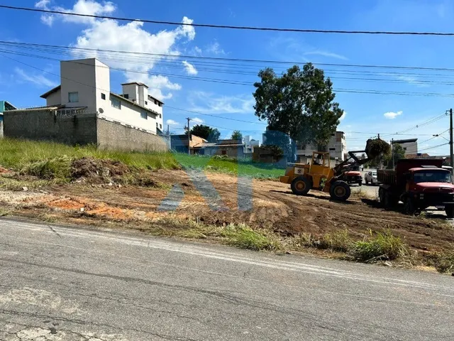 Imagem: Lote Residencial de Esquina a Venda no Bairro