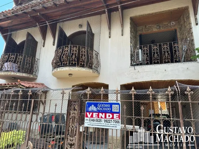 Imagem: A casa possui 5 Dormitórios, 2 Suítes, 4 Banheiros, 3