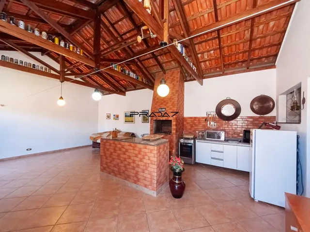 Imagem: Linda Casa com 4 Dorm/1 Suíte Barreirinha