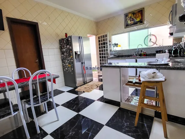 Imagem 2: Casa Dentro de Condominio, com 3 Quartos, Piscina, Churrasqueira na Rua 4 de Vicente Pires