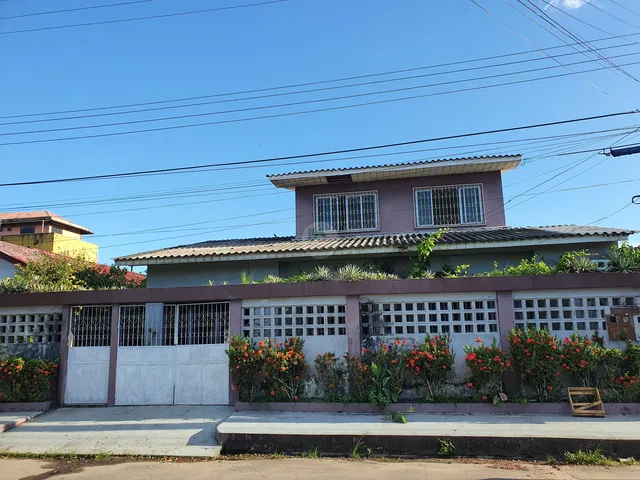 Imagem: Casa com 5 Quartos a Venda no Bairro Planalto