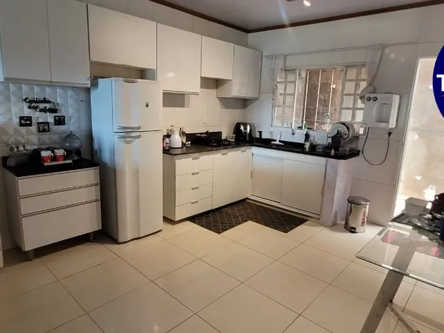 Imagem 4: Casa com 3 Quartos, Suíte, Espaço Gourmet com Churrasqueira, Quintal Amplo, Em