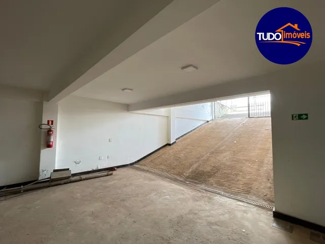 Imagem 4: LOJA 800m, três pisos, térreo e 2 subsolos, prédio novo, elevador, melhor