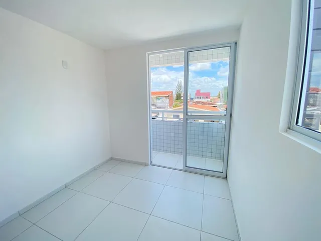 Imagem 5: Apartamento no Primeiro Andar com Varanda 2 Dormitórios Sendo 1 Suíte, no Bairro De
