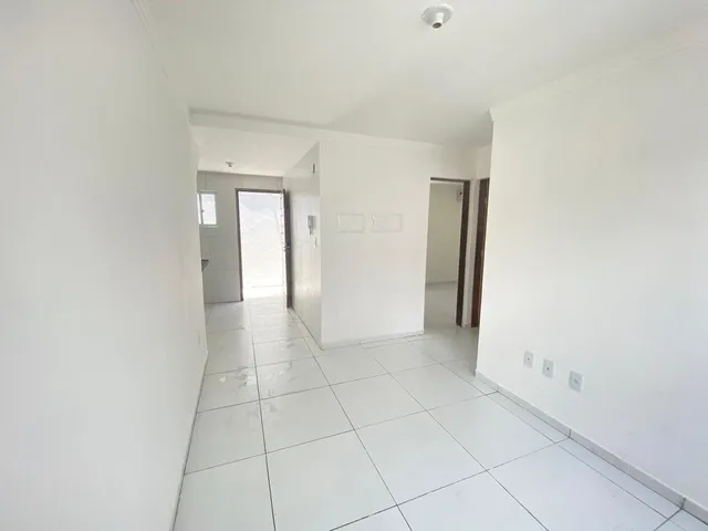 Imagem 12: Apartamento no Primeiro Andar com Varanda 2 Dormitórios Sendo 1 Suíte, no Bairro De