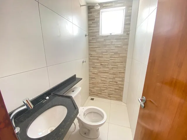 Imagem 3: Apartamento no Primeiro Andar com Varanda 2 Dormitórios Sendo 1 Suíte, no Bairro De