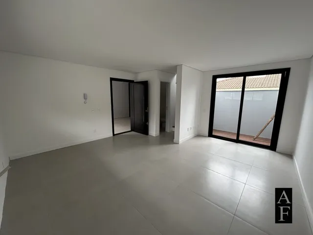 Imagem 15: Sobrado no centro a 300 metros da Praia de Garopaba