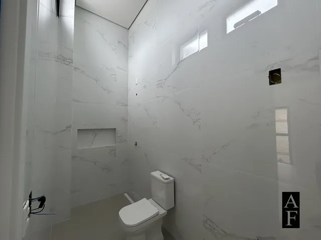 Imagem 6: Sobrado no centro a 300 metros da Praia de Garopaba