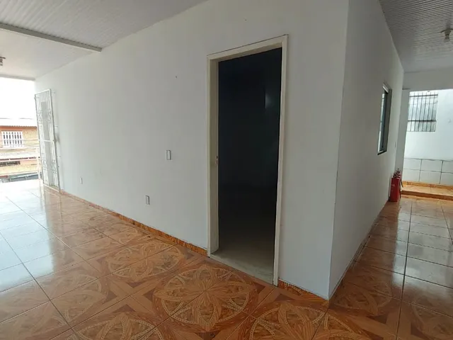 Imagem 9: Alugo R$ 800, Sala no Parque Dez, Tipo Comercial, Super Bem Localizada. * 1° Piso * Banhe