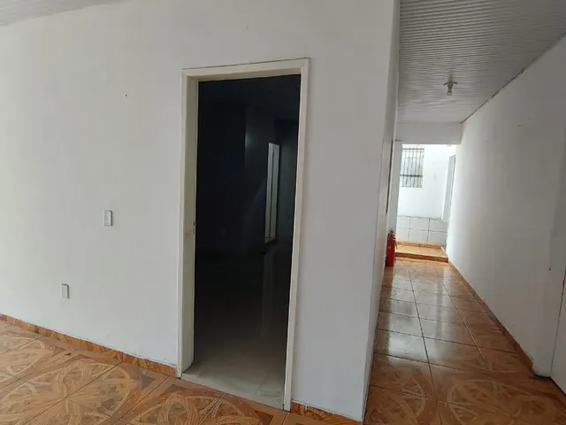 Imagem 11: Alugo R$ 800, Sala no Parque Dez, Tipo Comercial, Super Bem Localizada. * 1° Piso * Banhe