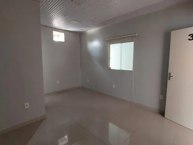 Imagem 8: Alugo R$ 800, Sala no Parque Dez, Tipo Comercial, Super Bem Localizada. * 1° Piso * Banhe