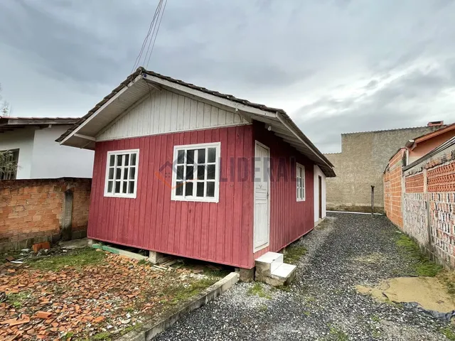 Imagem: Casa para Alugar no Bairro Carmelo - São