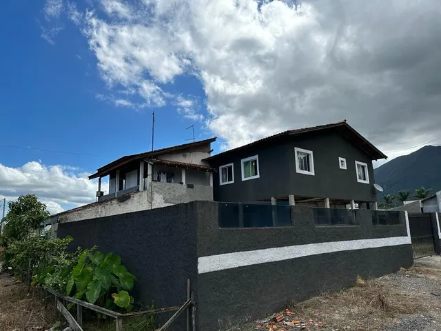 Imagem: Sobrado com 2 Residências e 7 Quitinetes