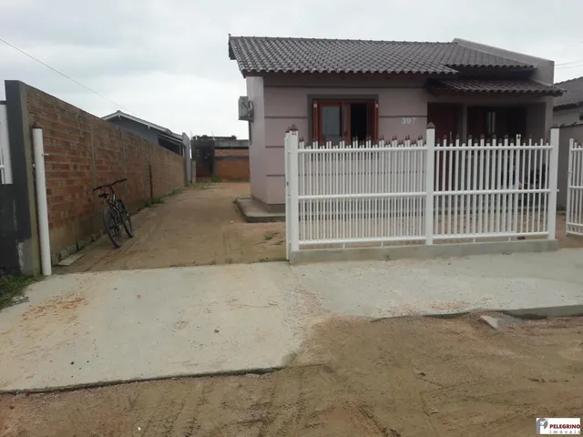 Imagem: A casa possui 1 Dormitório, 1 Banheiro, 1 Vaga na garagem,