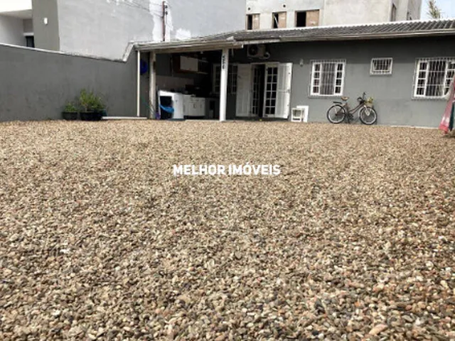 Imagem 1: Terreno com 214m² é uma excelente opção para investidores ou para você que deseja