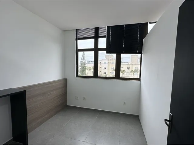 Imagem 5: Sala Comercial Sala comercial com venda por R$450.000