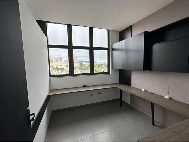 Imagem 6: Sala Comercial Sala comercial com venda por R$450.000