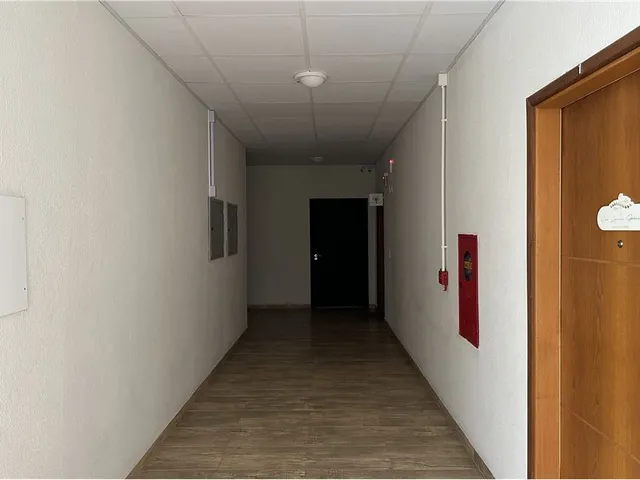 Imagem 10: Sala Comercial Sala comercial com venda por R$450.000