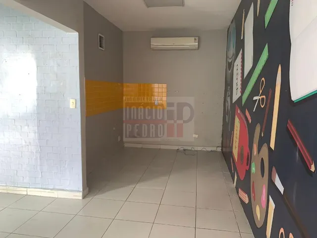 Imagem 13: Casa na Rua Ernesto de Paula Santos, 340 ( Antiga Minds, Escola de Inglês