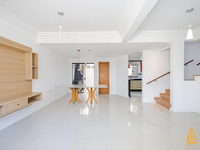 Imagem 3: Sobrado Estilo Moderno no Abranches, 3 Quartos, Ático Enorme, 3 Vagas