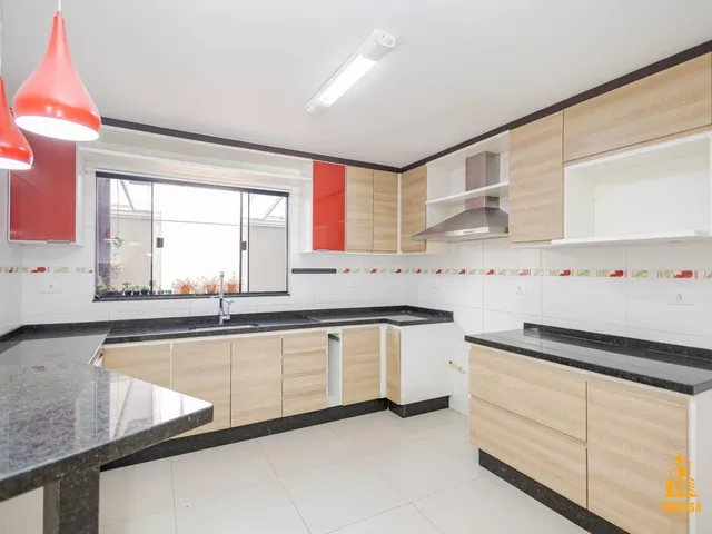 Imagem 5: Sobrado Estilo Moderno no Abranches, 3 Quartos, Ático Enorme, 3 Vagas