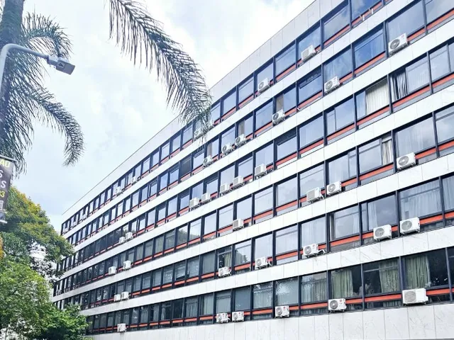 Imagem 1: Sqs 111 Bloco a - Locação Apartamento 04 Quartos, Uma Suíte com Closet, 02 Vagas