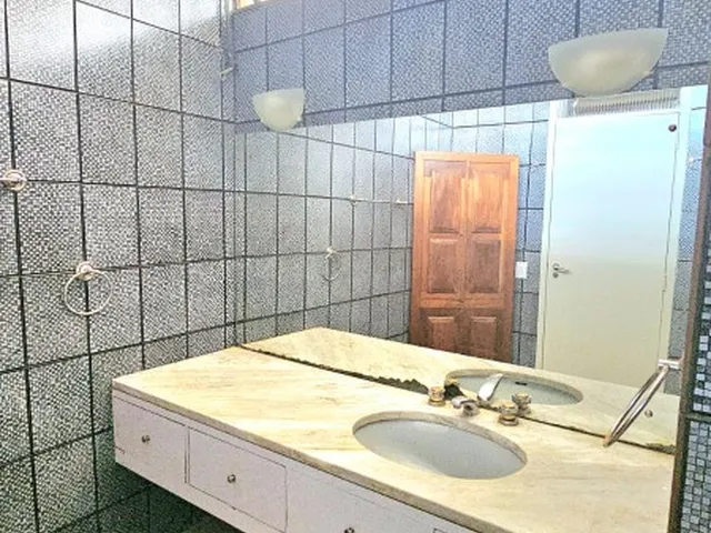 Imagem 14: Sqs 111 Bloco a - Locação Apartamento 04 Quartos, Uma Suíte com Closet, 02 Vagas