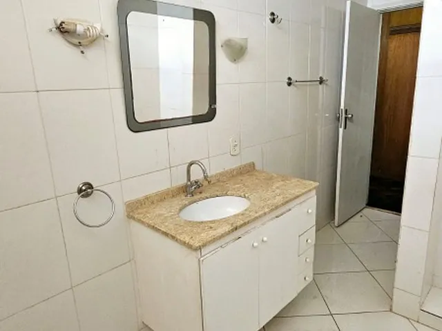 Imagem 11: Sqs 111 Bloco a - Locação Apartamento 04 Quartos, Uma Suíte com Closet, 02 Vagas