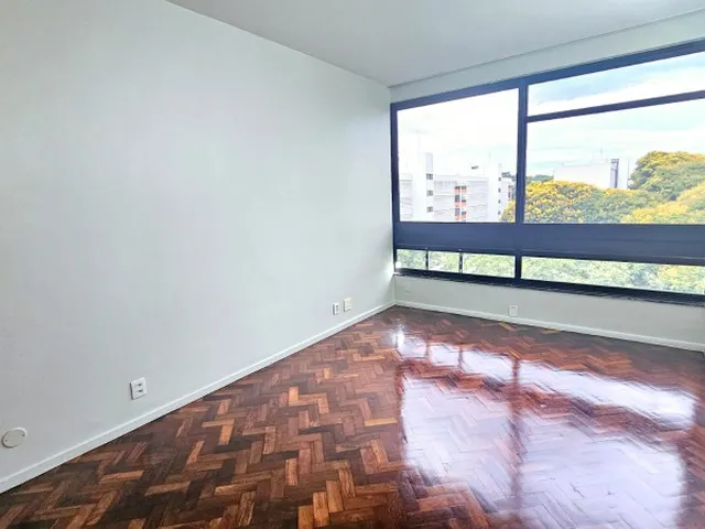 Imagem 15: Sqs 111 Bloco a - Locação Apartamento 04 Quartos, Uma Suíte com Closet, 02 Vagas