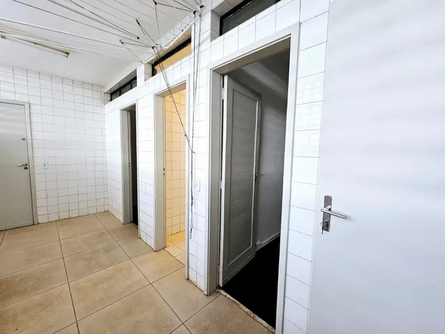 Imagem 10: Sqs 111 Bloco a - Locação Apartamento 04 Quartos, Uma Suíte com Closet, 02 Vagas