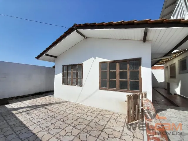 Imagem 2: Sobrado de 120M² no Centro de Penha com 3 Dormitórios e 2 Suítes por R$ 600.000