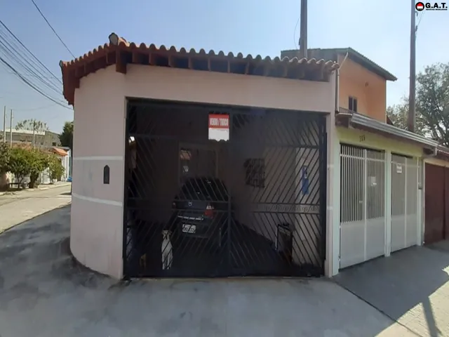 Imagem: A casa possui 3 Dormitórios, 1 Suíte, 1 Banheiro, 2 Vagas