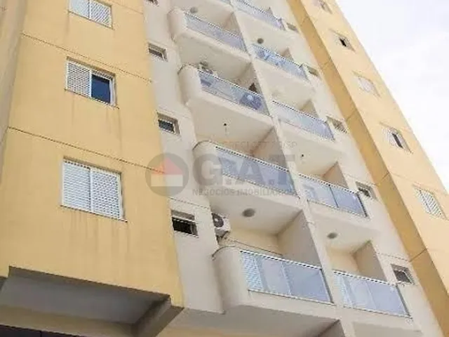 Imagem: O apartamento possui 3 Dormitórios, 1 Suíte, 1 Banheiro,