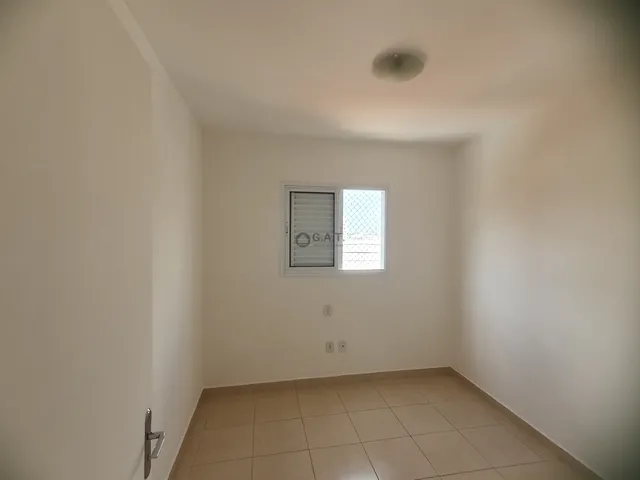 Imagem: O apartamento possui 2 Dormitórios, 1 Banheiro, 1 Vaga na
