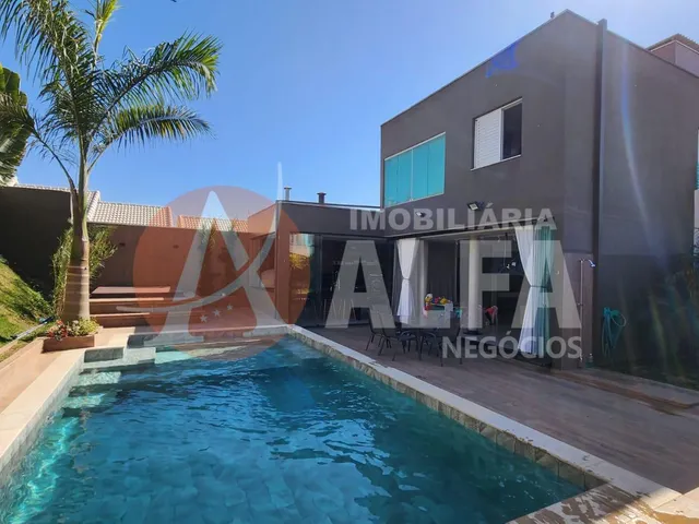Imagem: A casa possui 3 Dormitórios, 1 Suíte, 4 Banheiros, 3