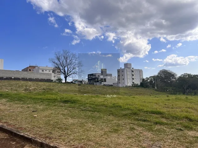 Imagem: Terreno, 800M² de Área Construída na