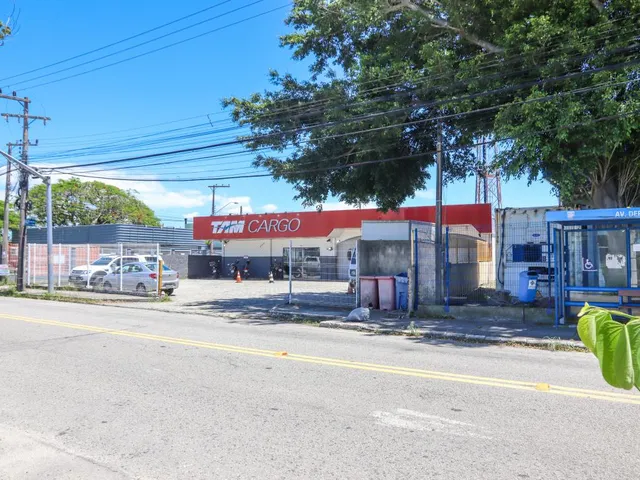 Imagem 15: Galpão Comercial no Carianos - Frente Base Área
