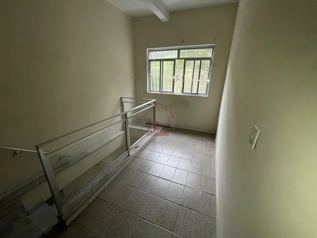 Imagem: Casa com 4 quartos no Centro de Barra Mansa